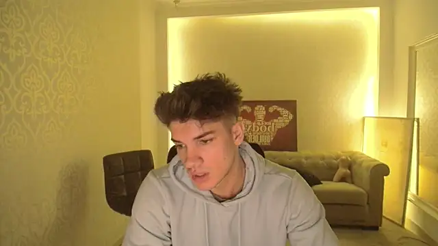 MaxKaiden online show from 7, 3, 2025