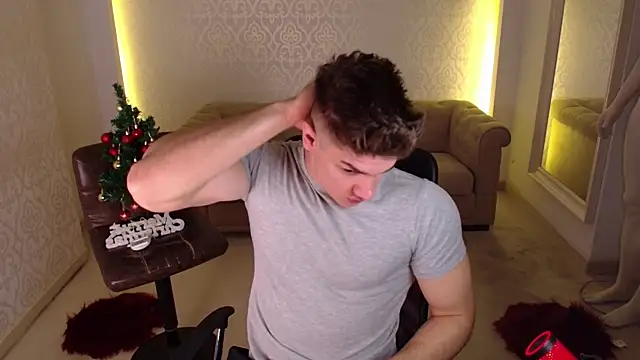 MaxKaiden online show from 3, 12, 2025