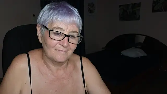 Sandra Snowflake online show from 22, 9, 2025