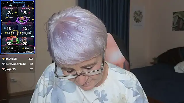 Sandra Snowflake online show from 6, 10, 2025