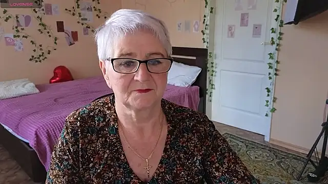 Sandra Snowflake online show from 3, 6, 2026