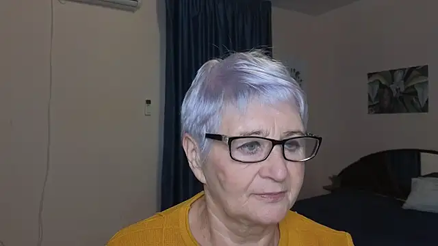 Sandra Snowflake online show from 12, 11, 2025