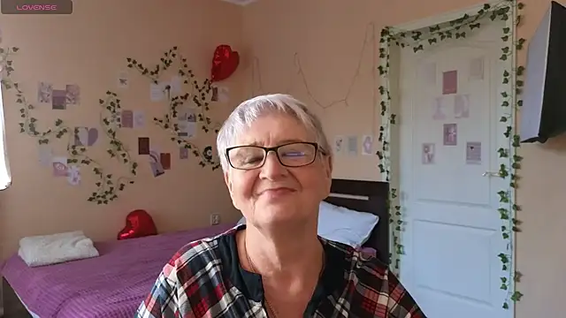 Sandra Snowflake online show from 3, 6, 2026
