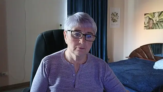 Sandra Snowflake online show from 22, 9, 2025