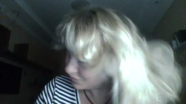 Snapshot of Mary888x chatting on 4, 10, 2025 Mary888x online show from 4, 10, 2025