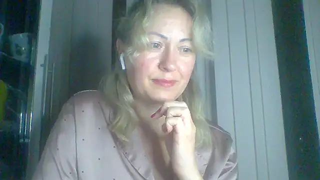 Snapshot of Mary888x chatting on 10, 3, 2025 Mary888x online show from 10, 3, 2025