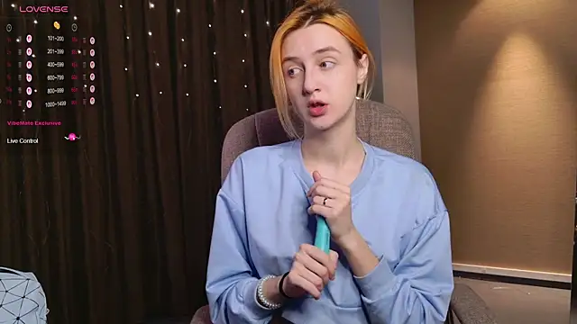 aishiro online show from 17, 12, 2025