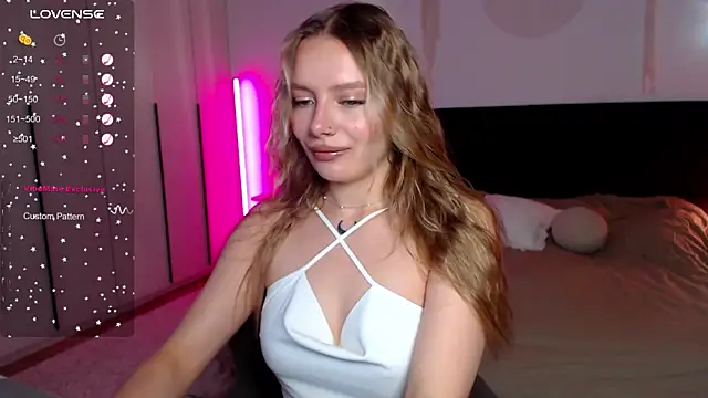 Snapshot of LunaticaBae chatting on 22, 3, 2025 LunaticaBae online show from 22, 3, 2025