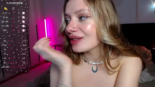 Snapshot of LunaticaBae chatting on 16, 3, 2025 LunaticaBae online show from 16, 3, 2025