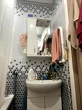 Veronicavirus online show from 1, 10, 2025