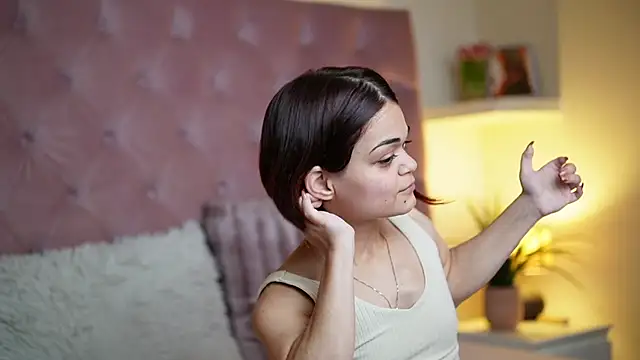 Snapshot of MaiaMini chatting on 21, 11, 2025 MaiaMini online show from 21, 11, 2025