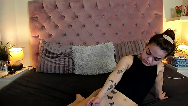 Snapshot of MaiaMini chatting on 7, 3, 2025 MaiaMini online show from 7, 3, 2025