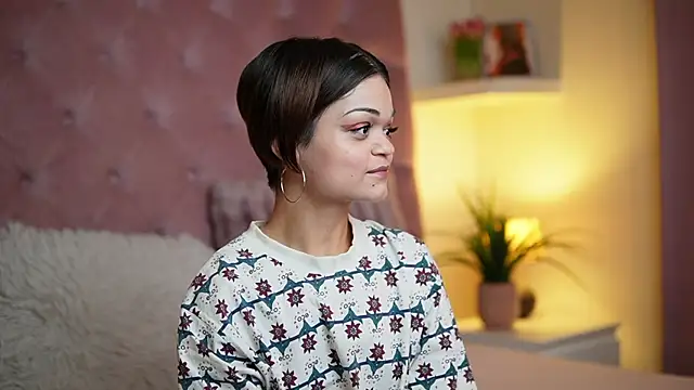 Snapshot of MaiaMini chatting on 9, 9, 2025 MaiaMini online show from 9, 9, 2025