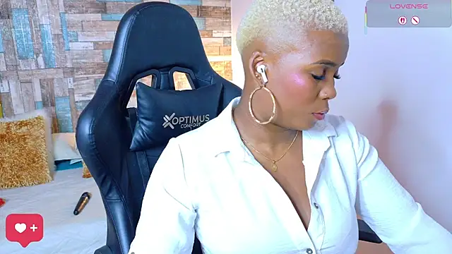 Snapshot of DashaSousaa chatting on 9, 4, 2026 DashaSousaa online show from 9, 4, 2026