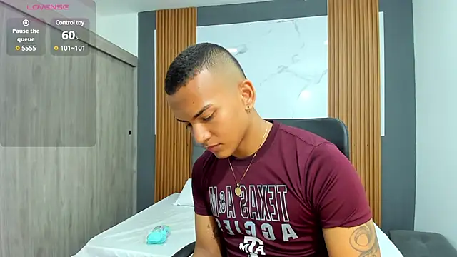 Rafa2004Cruz online show from 18, 2, 2025