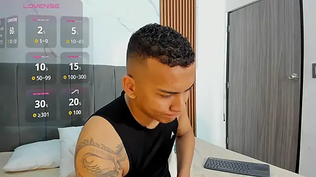 Rafa2004Cruz online show from 24, 9, 2025