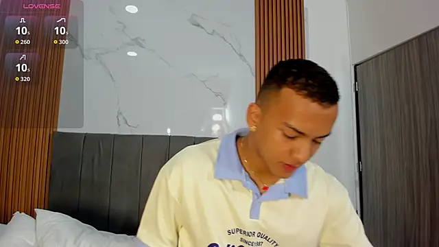 Rafa2004Cruz online show from 12, 10, 2025