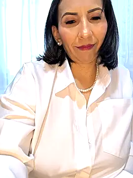 Mrsvictoriaaa online show from 5, 1, 2026