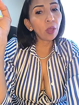 Mrsvictoriaaa online show from 10, 5, 2026