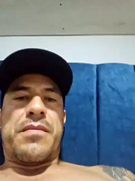 Snapshot of Iuver chatting on 9, 3, 2026 Iuver online show from 9, 3, 2026