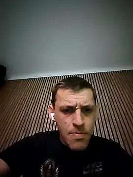 Dariusz 35 online show from 1, 2, 2026