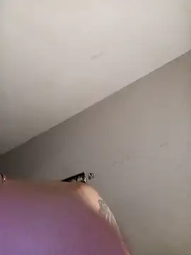 Snapshot of LeonRoots chatting on 17, 10, 2025 LeonRoots online show from 17, 10, 2025