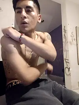 Snapshot of LeonRoots chatting on 23, 10, 2025 LeonRoots online show from 23, 10, 2025