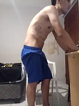 Snapshot of LeonRoots chatting on 2, 11, 2025 LeonRoots online show from 2, 11, 2025