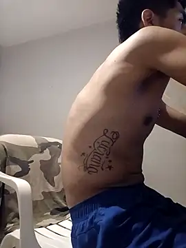 Snapshot of LeonRoots chatting on 5, 11, 2025 LeonRoots online show from 5, 11, 2025