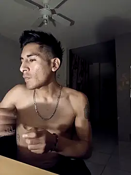 Snapshot of LeonRoots chatting on 20, 10, 2025 LeonRoots online show from 20, 10, 2025