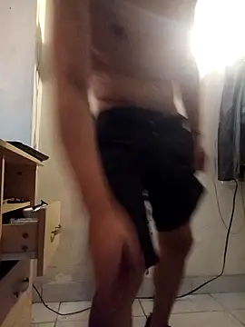 Snapshot of LeonRoots chatting on 7, 11, 2025 LeonRoots online show from 7, 11, 2025