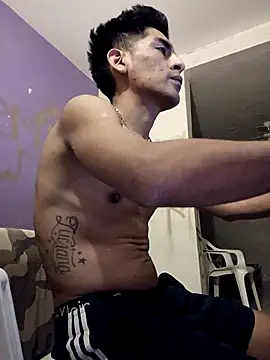 Snapshot of LeonRoots chatting on 28, 10, 2025 LeonRoots online show from 28, 10, 2025