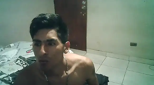 Snapshot of LeonRoots chatting on 16, 2, 2025 LeonRoots online show from 16, 2, 2025