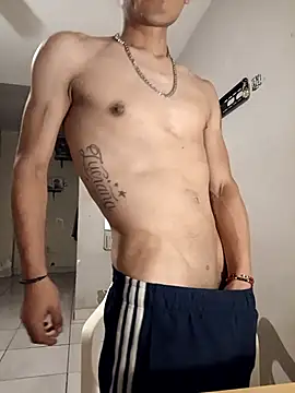 Snapshot of LeonRoots chatting on 19, 10, 2025 LeonRoots online show from 19, 10, 2025