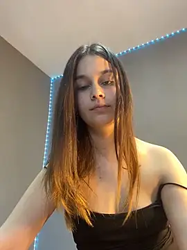 Snapshot of Siena_Amaris chatting on 19, 2, 2025 Siena Amaris online show from 19, 2, 2025