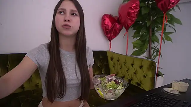 PaigePrado online show from 15, 3, 2025