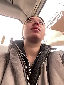 AlishaPrettyBlade online show from 16, 4, 2026