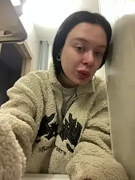 AlishaPrettyBlade online show from 8, 3, 2025