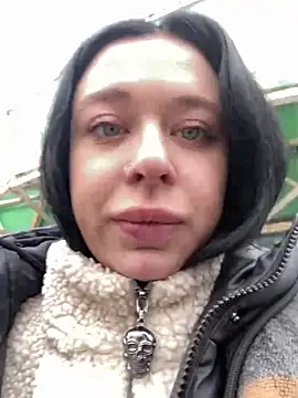 AlishaPrettyBlade online show from 7, 3, 2025