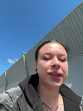 AlishaPrettyBlade online show from 25, 5, 2026