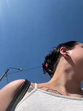 AlishaPrettyBlade online show from 3, 6, 2026