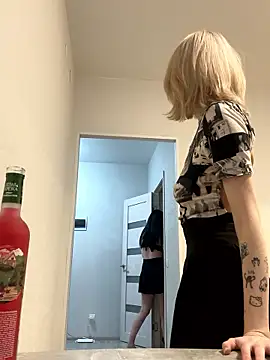 AlishaPrettyBlade online show from 12, 1, 2026