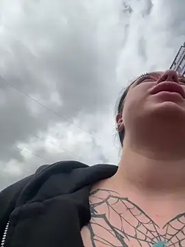AlishaPrettyBlade online show from 6, 5, 2026