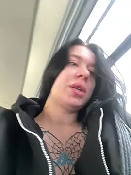 AlishaPrettyBlade online show from 8, 3, 2026