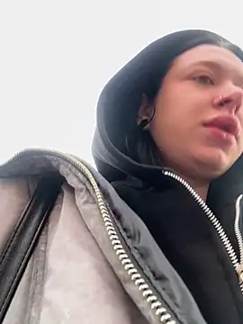 AlishaPrettyBlade online show from 9, 3, 2026