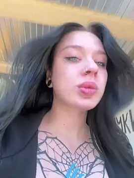 AlishaPrettyBlade online show from 16, 5, 2026