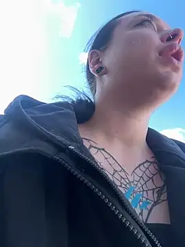 AlishaPrettyBlade online show from 11, 5, 2026