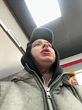 AlishaPrettyBlade online show from 27, 3, 2026