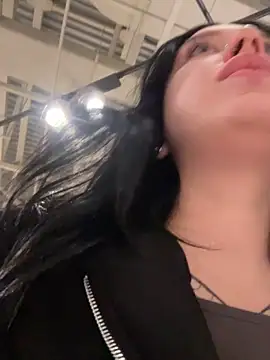 AlishaPrettyBlade online show from 15, 10, 2025