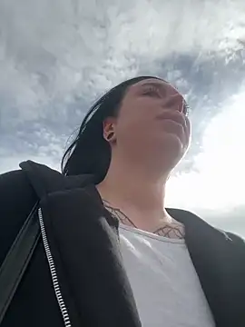 AlishaPrettyBlade online show from 5, 5, 2026